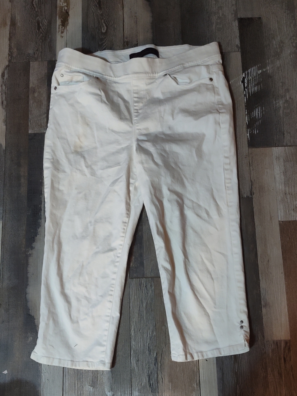 Gloria Vanderbilt Size 12 White Women's Pants with Branded Waist Label
